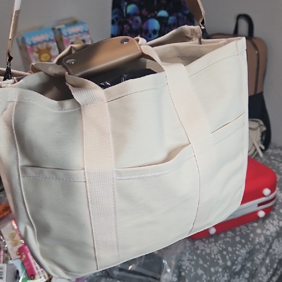 Handbags - Stylish Cream Tote Bag